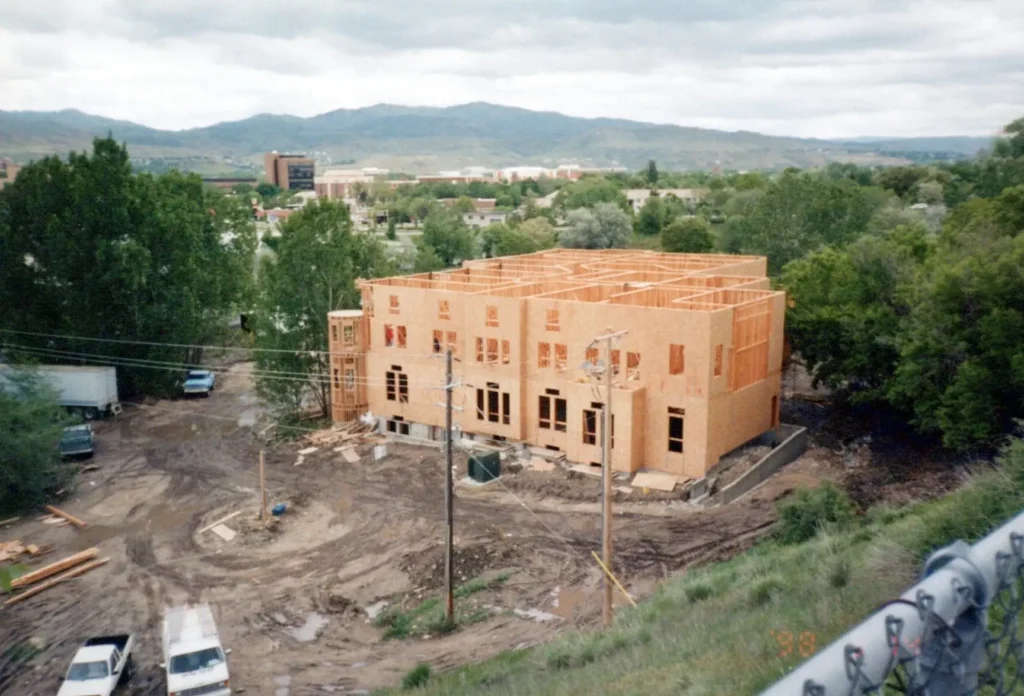 2006_ANNIVERSARYINNBOISE_0002_a-ezgif.com-jpg-to-webp-converter