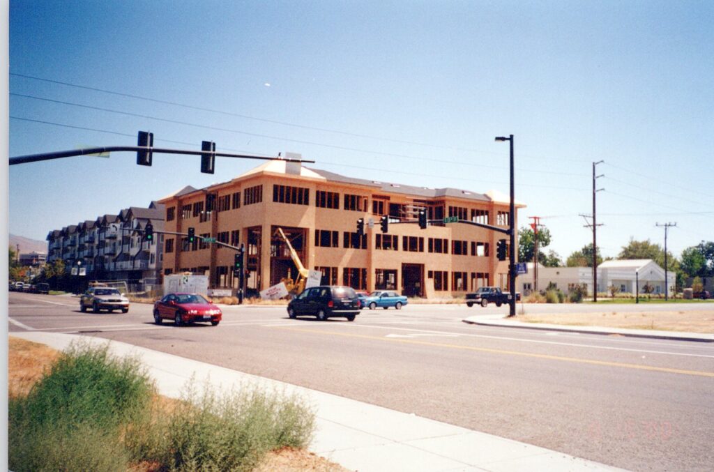 2006_RIVERHOUSE APARTMENTS BOISE_0002_a